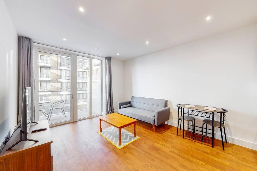 Lovely 1 Bedroom In Royal Arsenal Riverside 伦敦 外观 照片